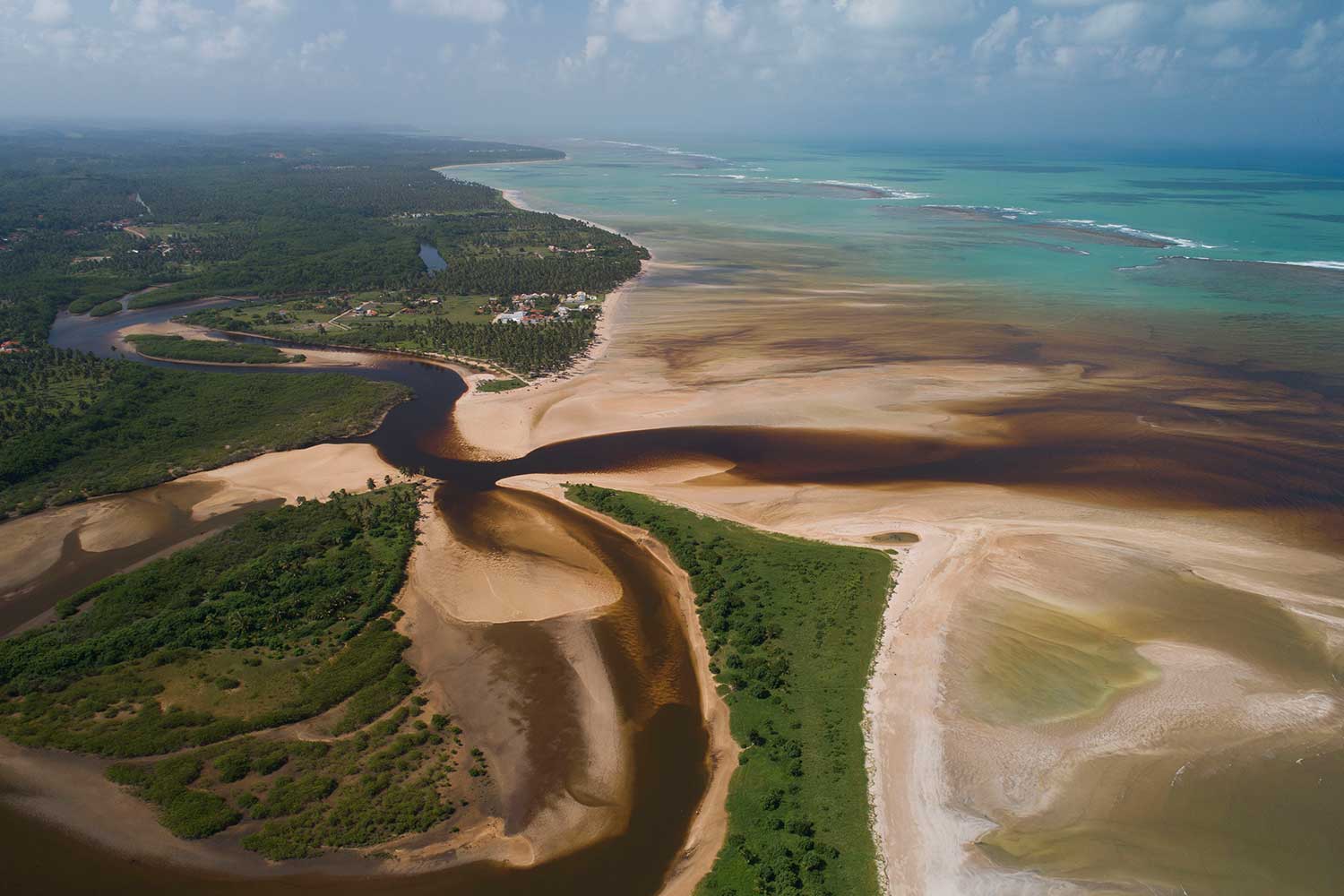 The mouth of Tatuamunha river.