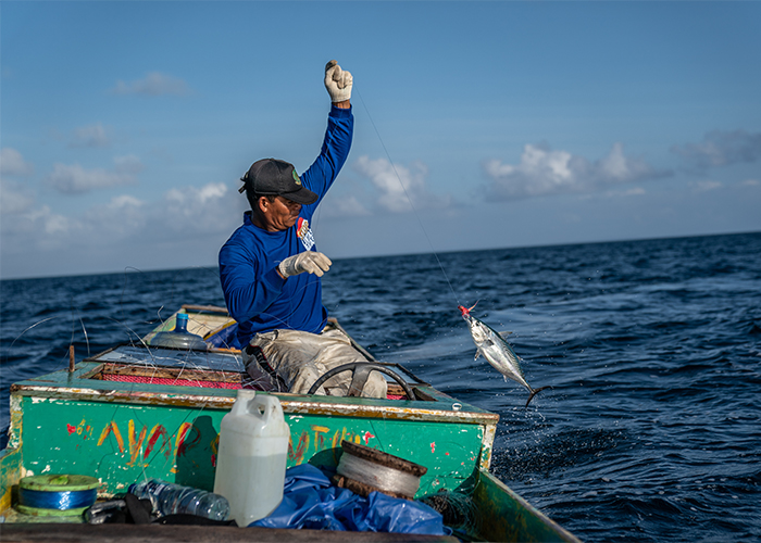 respect-fishing-regulations-using-right-gear line fishing