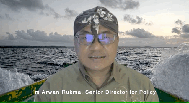 Gif of a video of Arwan Rukma speaking in front of a camera.
