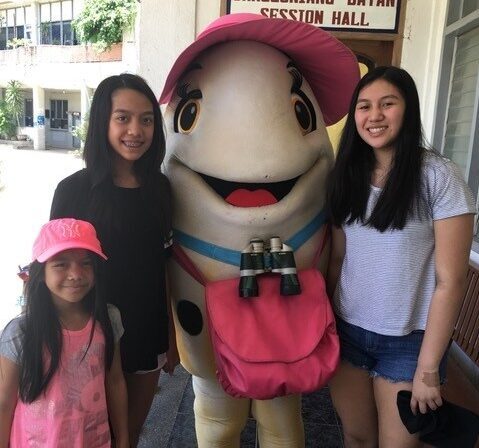 Carla's daughters with Rare mascot.