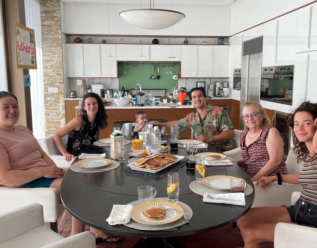 Manuela Zoninsein with her family.