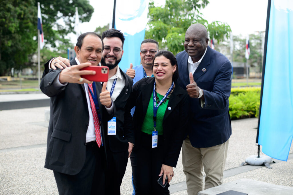 Coastal 500 local leaders posing at Our Ocean in Panama.