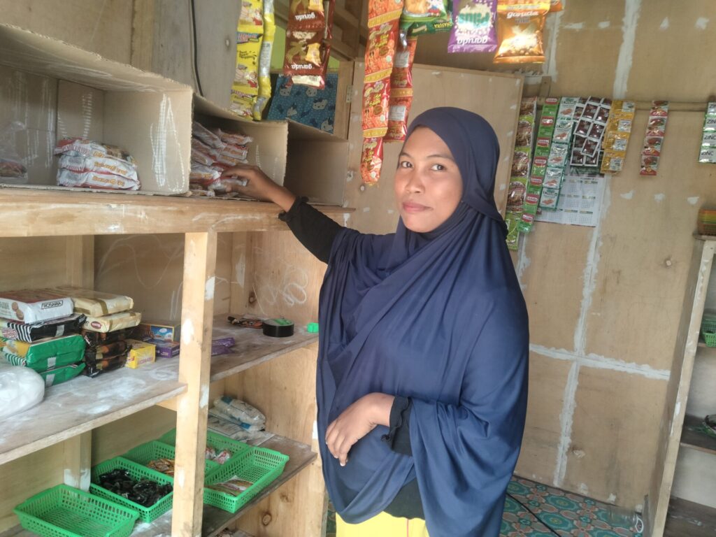 Sasmita is a local business owner living in the Ranooha Raya fishing village in the South Kolono District of Indonesia’s Southeast Sulawesi Province. 