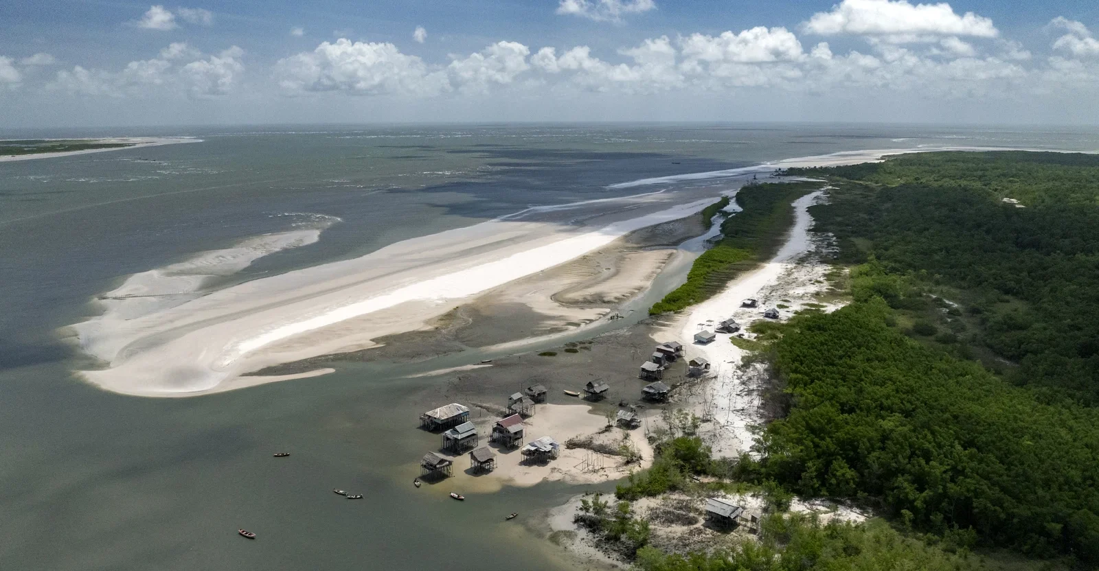 The new Resex Viriandeua was created on March 21, 2024 and comprises of three areas totaling 34,191 hectares in the municipalities of Salinópolis and São João de Pirabas, with around 3,100 families. The creation and strengthening of MPAs are fundamental to the protection of the socio-biodiversity of the Amazon Coast.